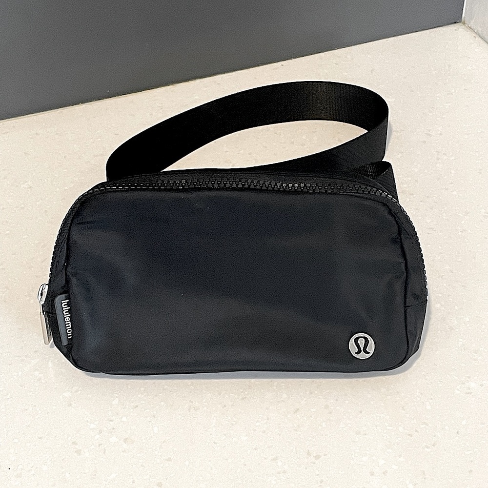 Lululemon Everywhere Belt Bag